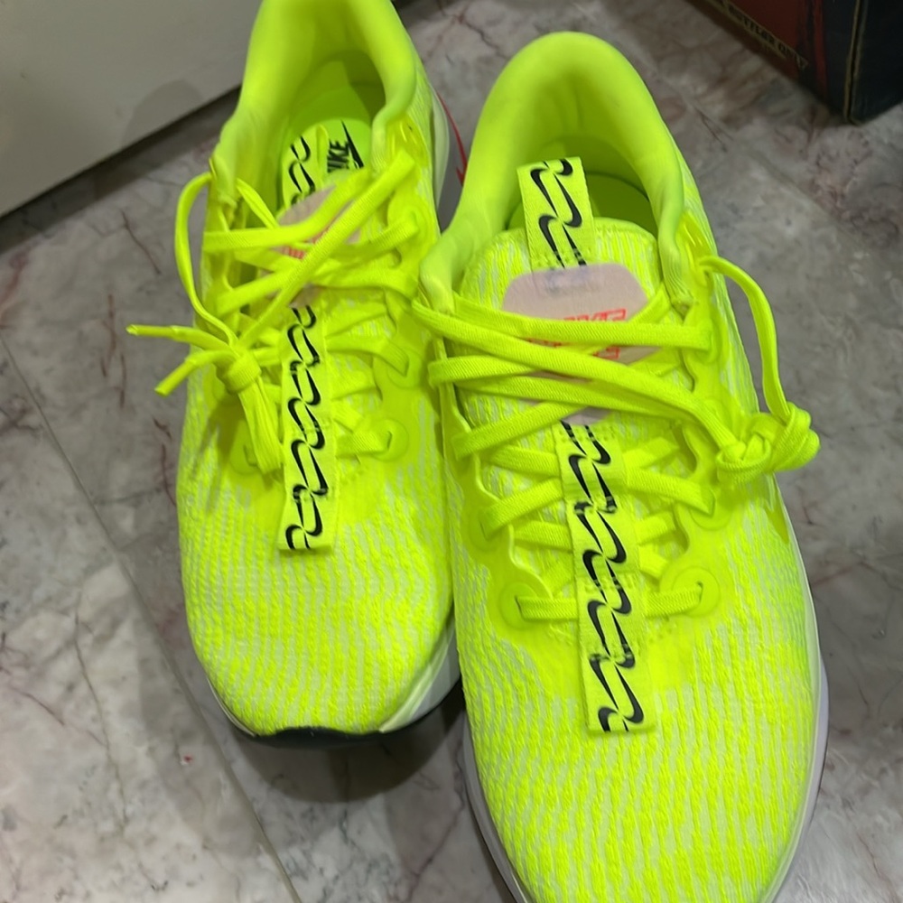 Nike Women's Sneakers in Neon Yellow and White - Picture 9 of 9